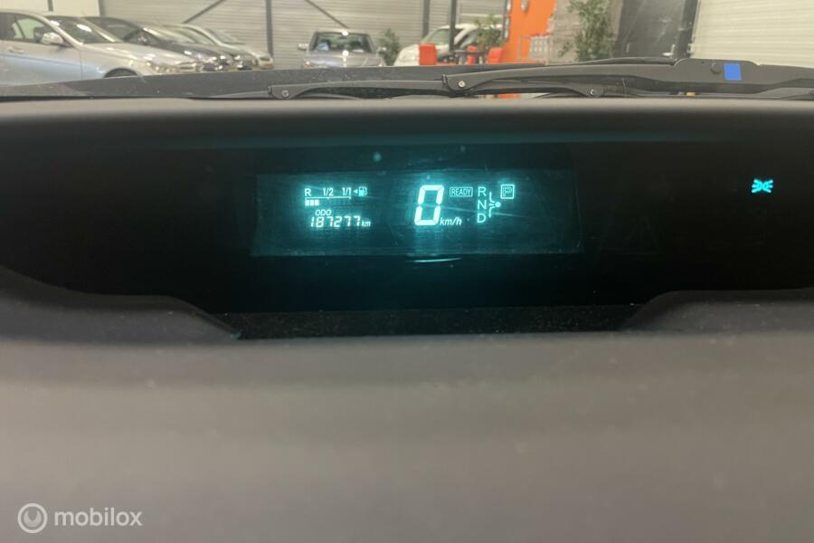 Toyota Prius 1.5 VVT-i Dealer onderhouden | Schade L+R