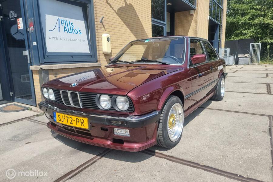 Originele BMW 3-serie 320i E30 voor collectors