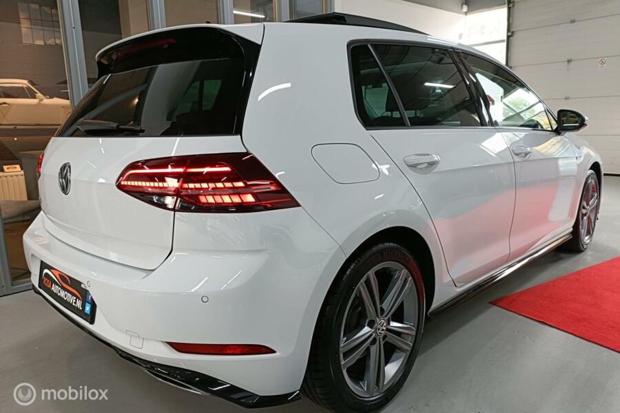 Volkswagen Golf 1.5 TSI DSG R LINE PANORAMA VIRTUAL NAVI CAMERA LED XENON KEYLESS