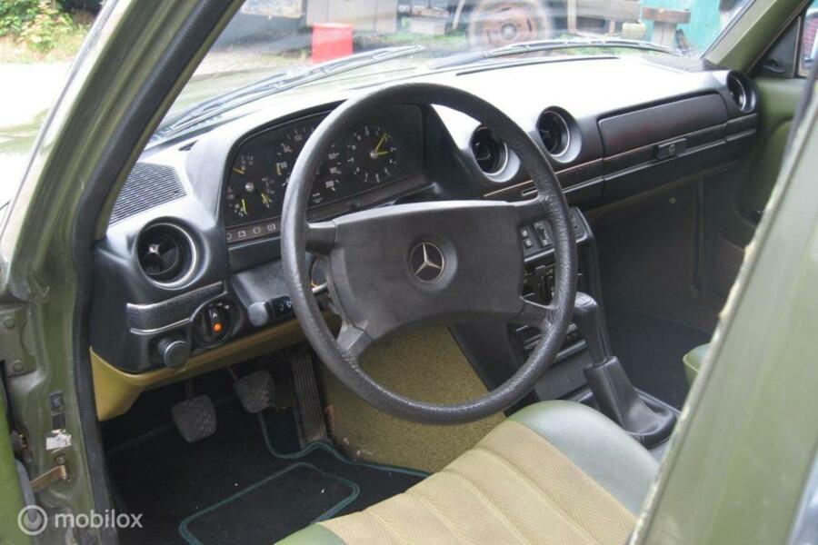 Mercedes-Benz 230 (W123) Combi T W123 Combi 230T met een 2.3 4-cilinder