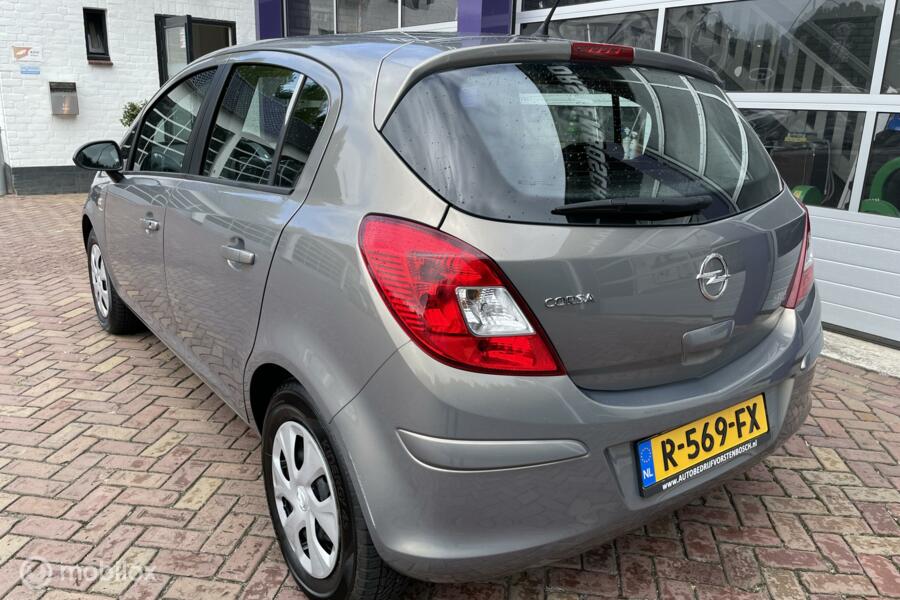 Opel Corsa 1.4-16V * AIRCO  * 5 deurs *