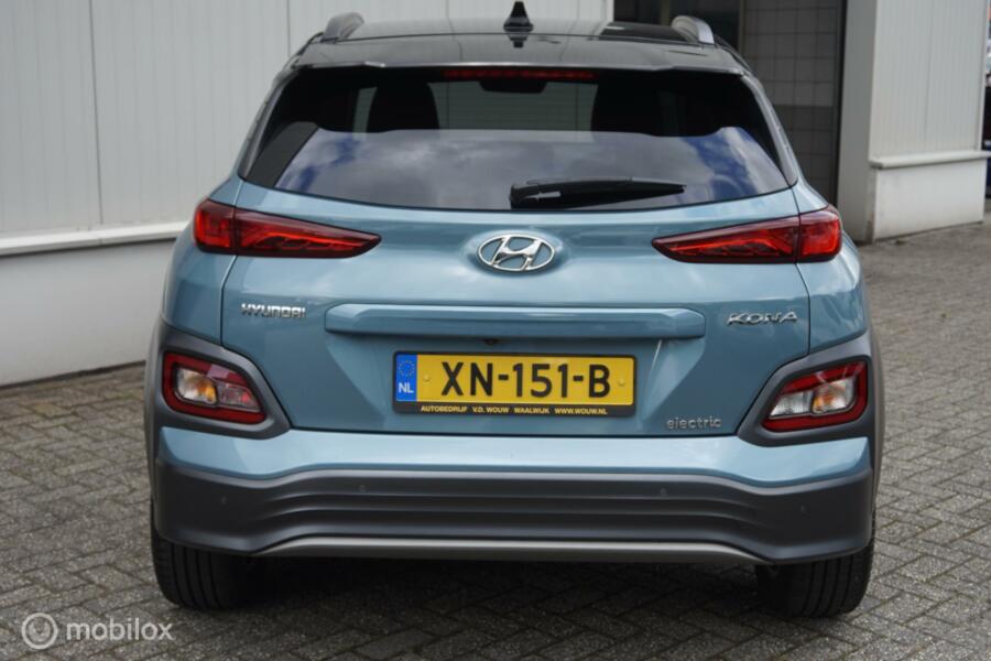 Hyundai Kona EV Premium 64 kWh Navi | Incl. BTW| PDC V+A | Head-Up | Dodehoeksensoren