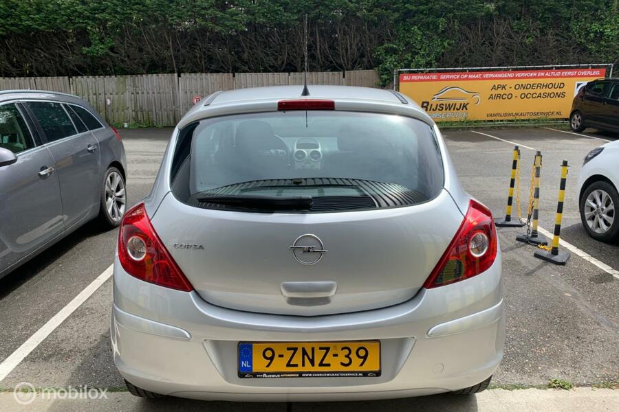 Opel Corsa 1.0-12V Enjoy 3 deurs + airco