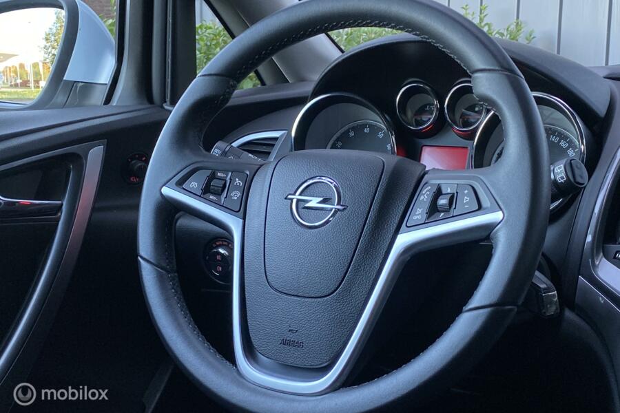 Opel Astra 1.6 Turbo Cosmo Automaat Trekhaak Navi Cruise Camera