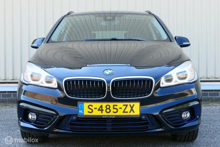 BMW 2-serie Active Tourer 225XE Sport Line - leer - LED - 18 inch
