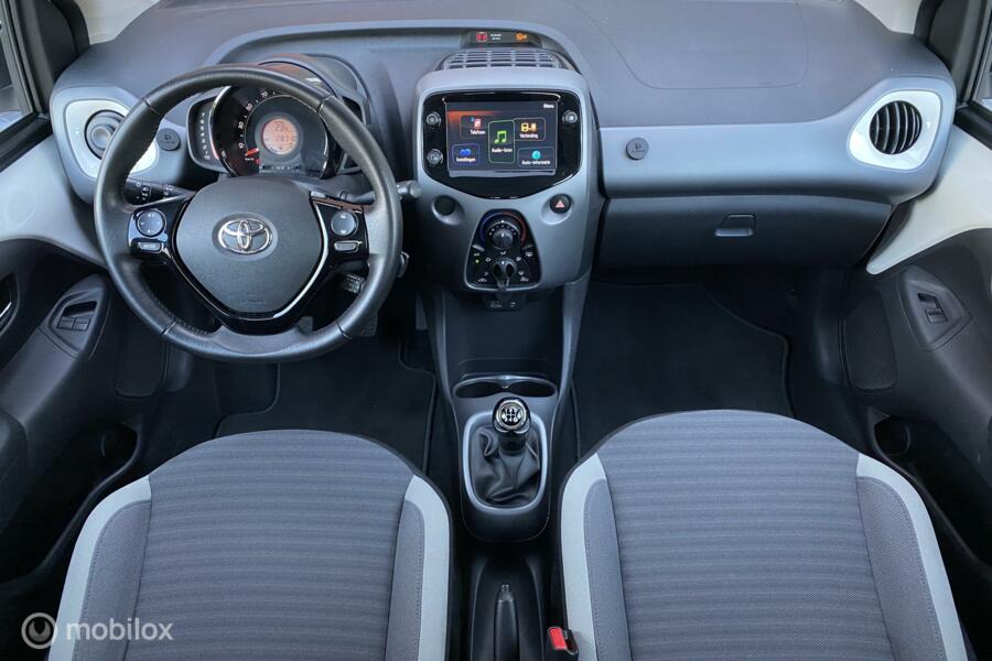 Toyota Aygo 1.0 VVT-i x-play Carplay Airco Cruise Lichtmetaal