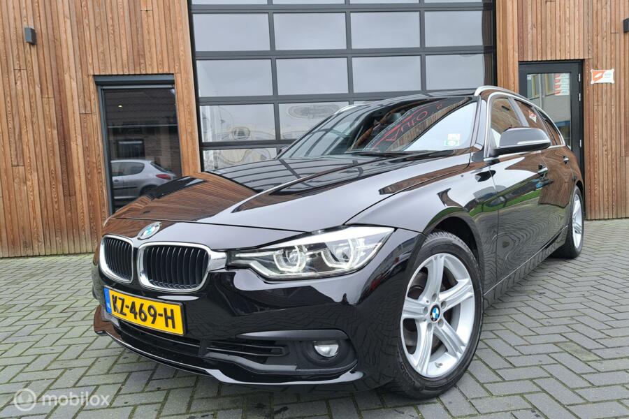 BMW 3-SERIE TOURING 320i 255PK LED NAVI TREKHAAK NL-AUTO