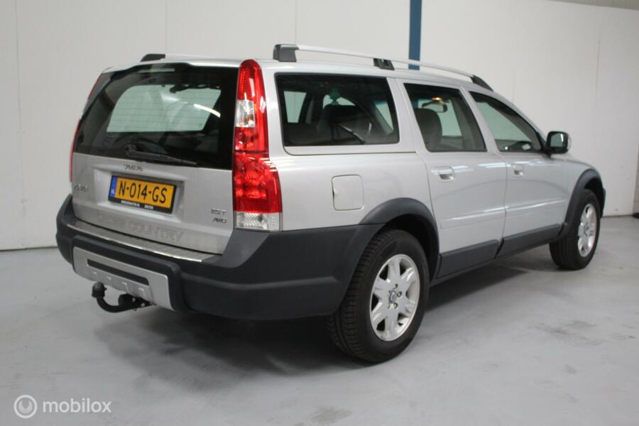 Volvo XC70 2.5 T Momentum AUTOMAAT / YOUNGTIMER
