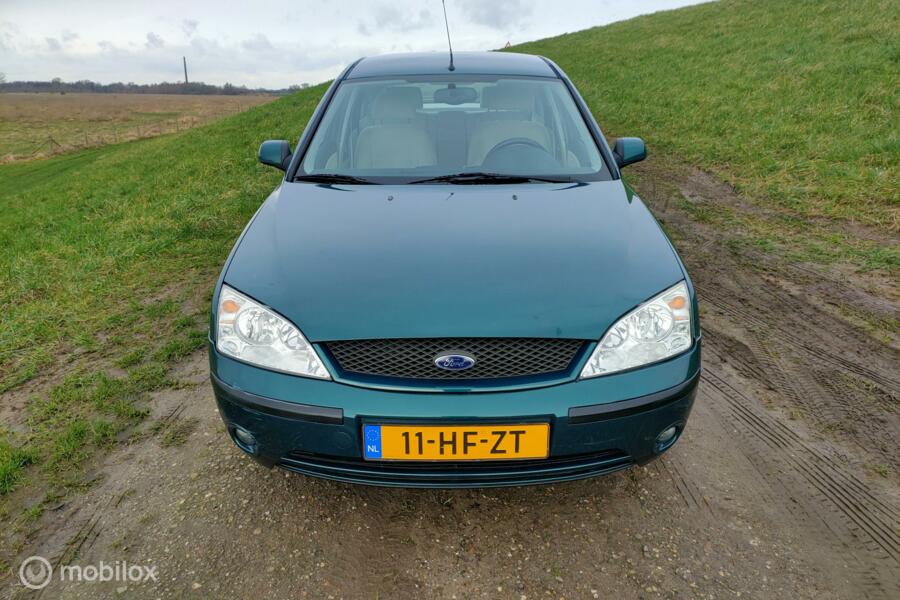 Ford Mondeo 2.0-16V Ghia AUTOMAAT!