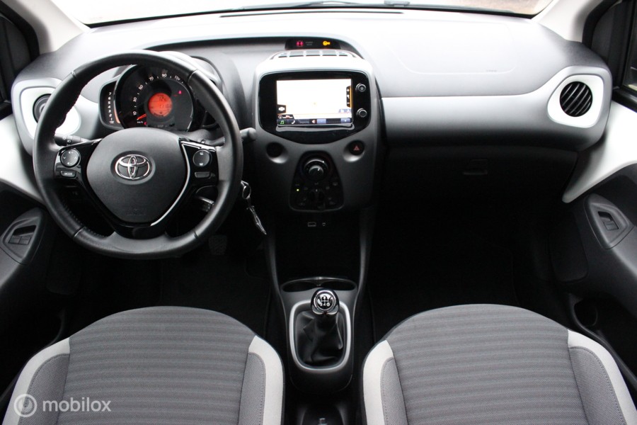 Toyota Aygo 1.0 VVT-i x-Cite Camera Navigatie Airco Velgen