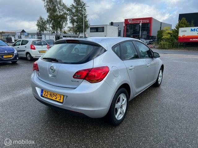 Opel Astra 1.4 Selection