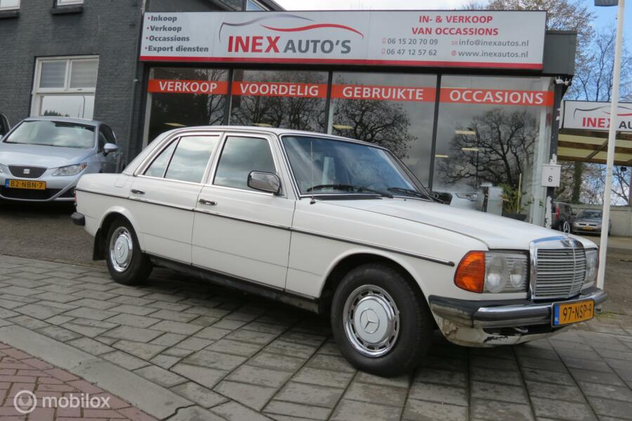 Mercedes 200-280 300 D 5 cyl.  Automat Dealer onderhouden Bj.1979