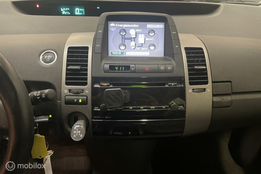 Toyota Prius 1.5 VVT-i Dealer onderhouden | Schade L+R