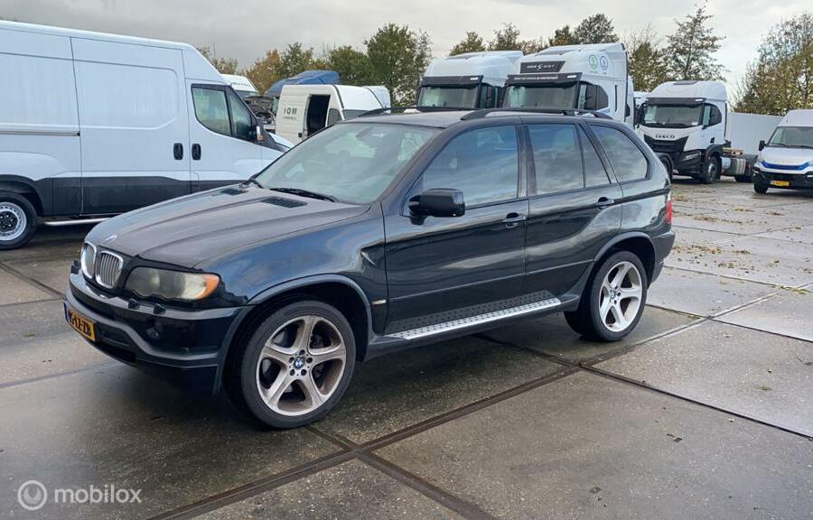 Youngtimer BMW X5 4.6is