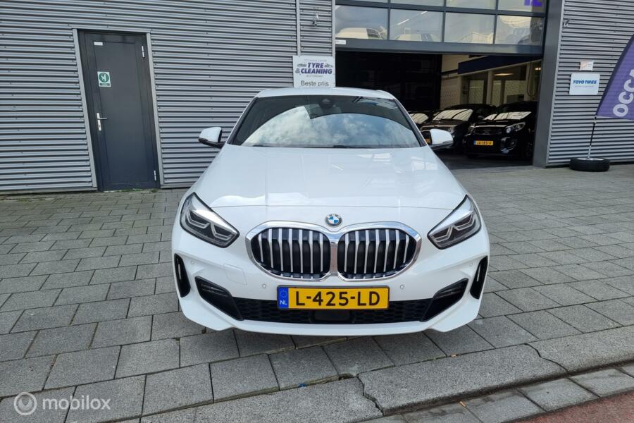 BMW 1-serie 118i Corporate Lease M Sport Fabrieksgarantie