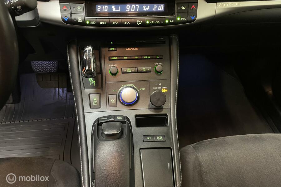 Lexus CT 200h First Edition Navi | LED | Camera | 17"LM-velgen