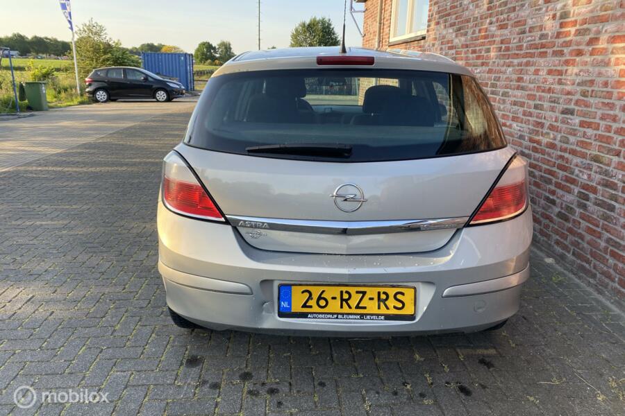 Opel Astra 1.6 Executive