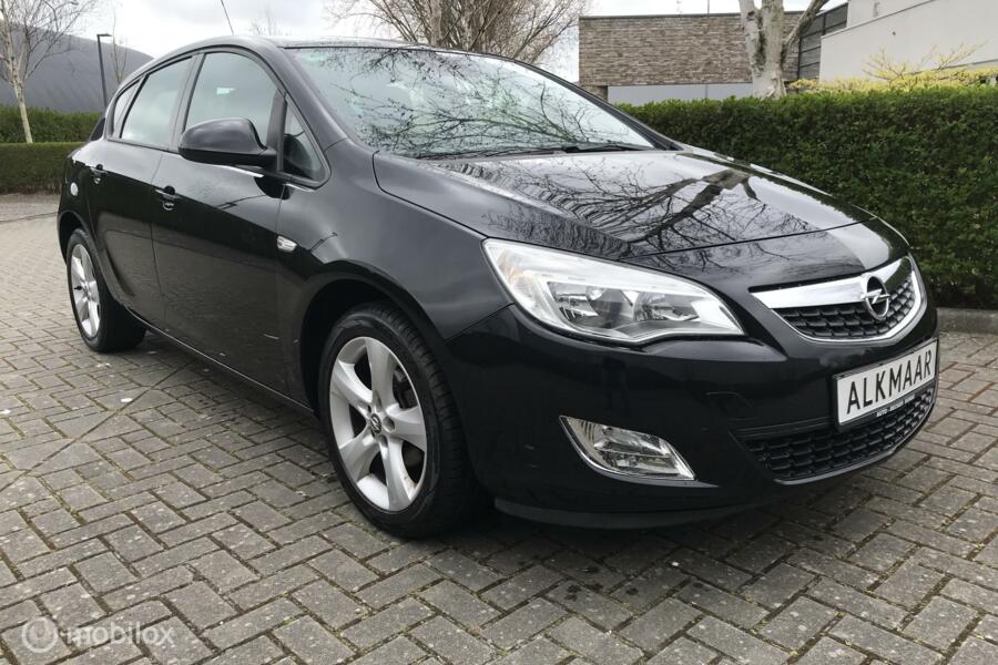 Opel Astra  1.6 Cool Edition 6/12 M Garantie