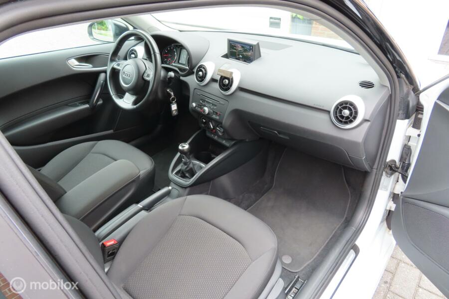 Audi A1  1.2 TFSI Admired, Navigatie, 17 Inch Lmv,
