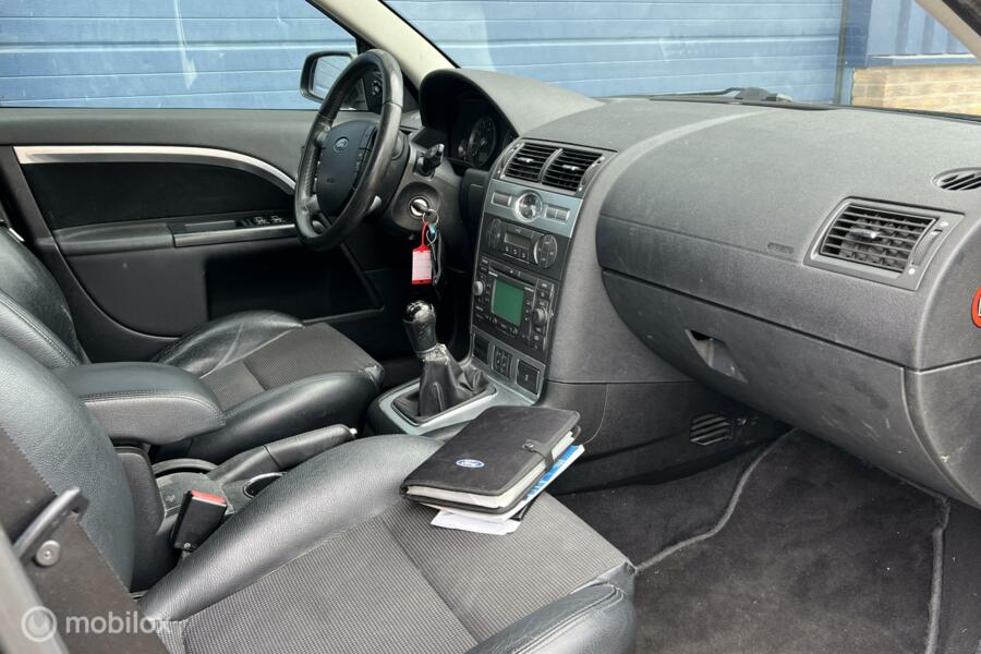 Ford Mondeo Wagon 1.8-16V Platinum / AIRCO / CRUISE / APK 06-2023!