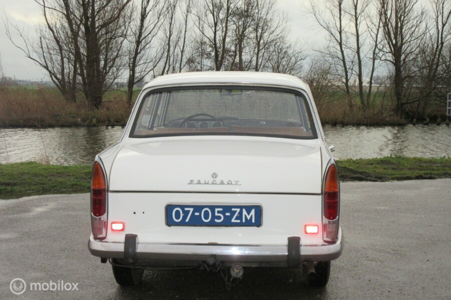 Peugeot 404 - XC7