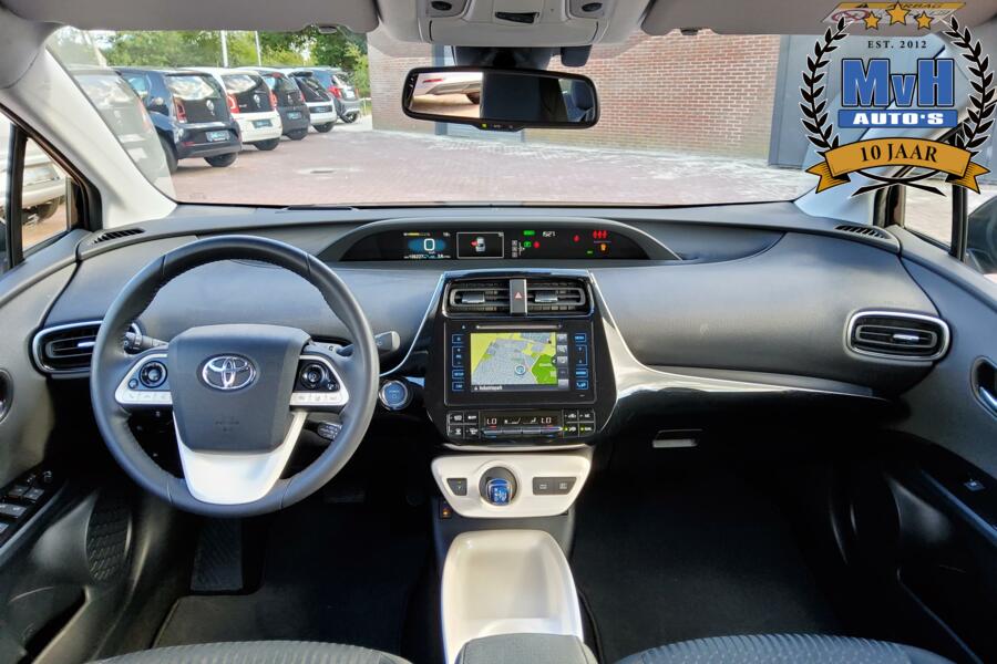 Toyota Prius 1.8 Business Plus|NAVI|HUD|TREKH|KEYLESS|CAMERA