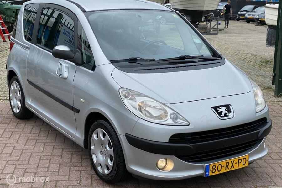Peugeot 1007 1.4 HDi Gentry / 145.000 KM / Airco / Isofix