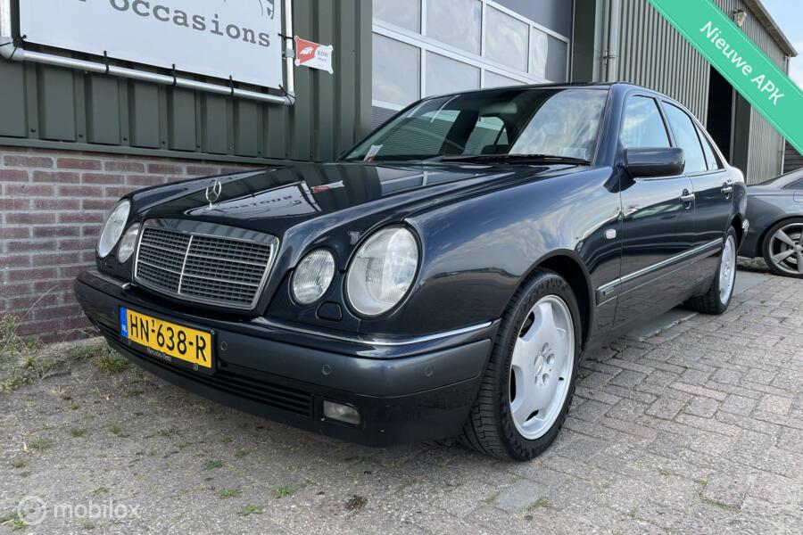 Mercedes E-klasse 280 Classic Nieuwstaat! Nieuwe APK!