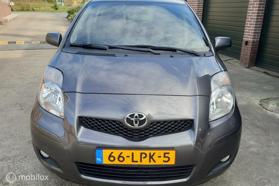 Toyota Yaris 1.3 VVTi Aspiration Airco/in Nieuwstaat!