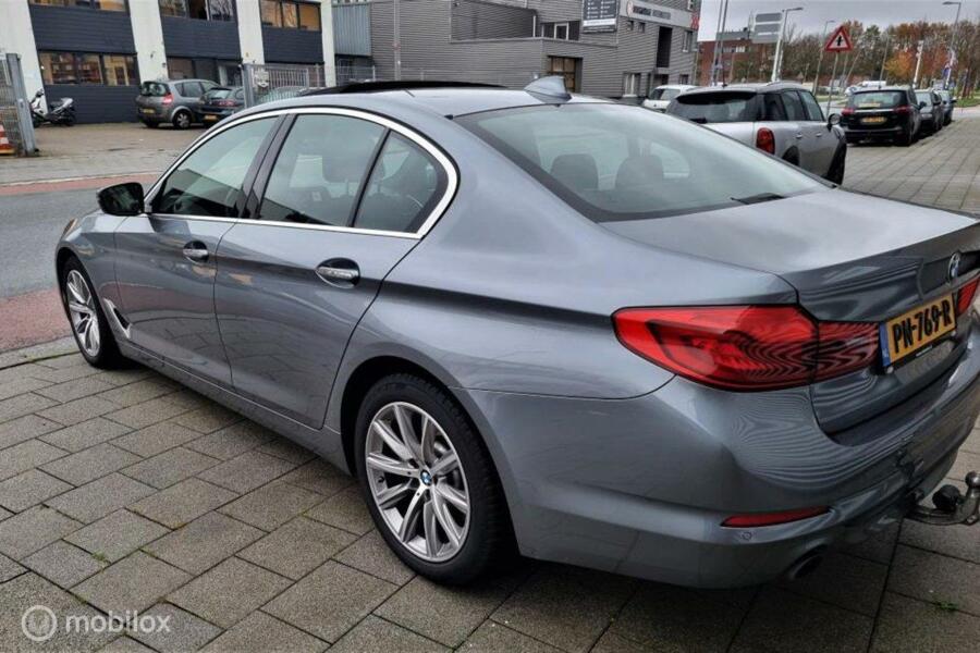 BMW 5-serie 520i Executive | Schuifdak | M-pakket