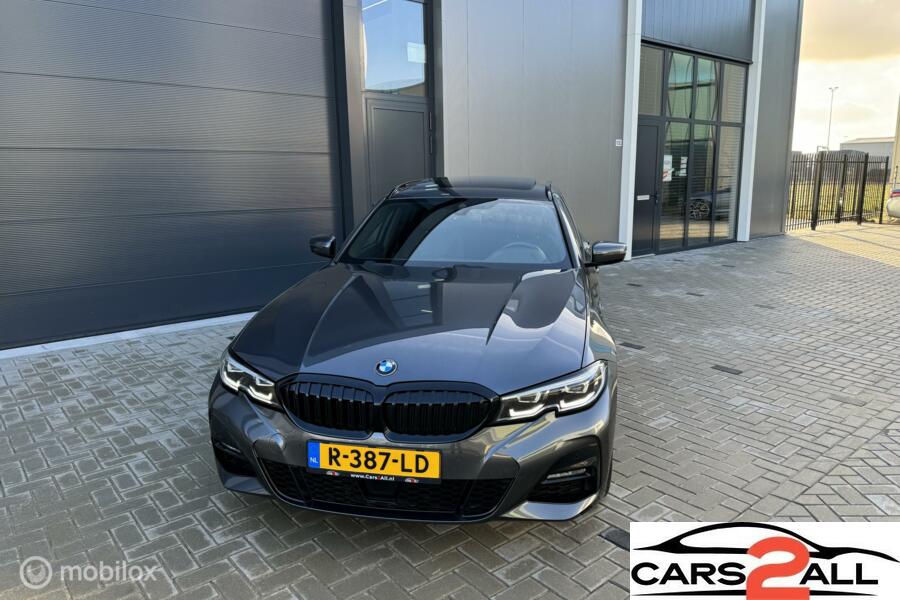 BMW 3-serie Touring 320i M-Sport Business Edition Plus Panorama / alcantara Hemel / Vol Opties