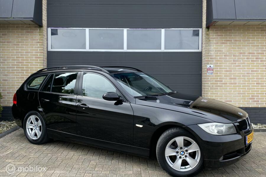 BMW 3-serie Touring 318i|Climatronic|A-uitrijcam|Breed Navi|