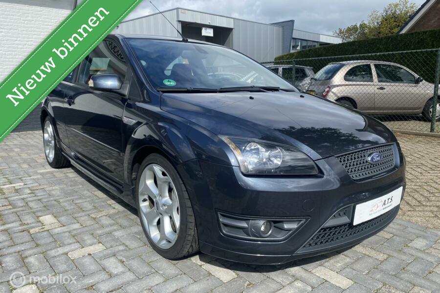 Ford Focus 2.5-20V ST RECARO*CLIMA*PDC*CRUISE*18-INCH LM*