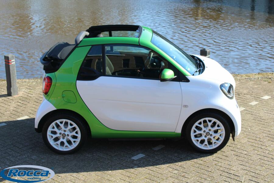 Smart Fortwo Cabrio Electric Greenflash Passion 17,6 kWh - Veel Opties ! SOH 98% !