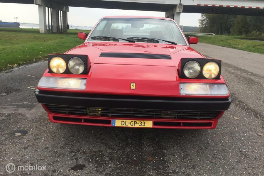 Ferrari 400 GT 2+2 Coupé