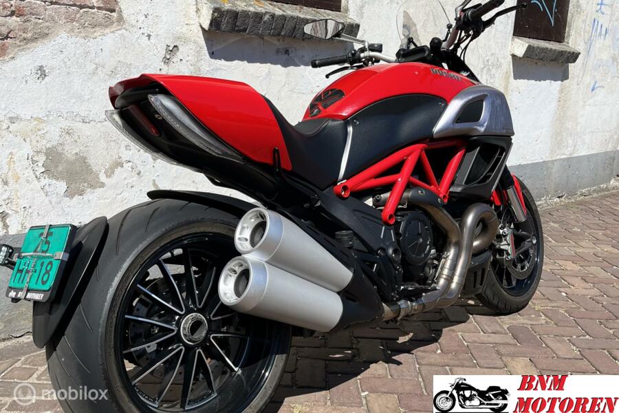 Ducati Diavel 1200 ABS 2011
