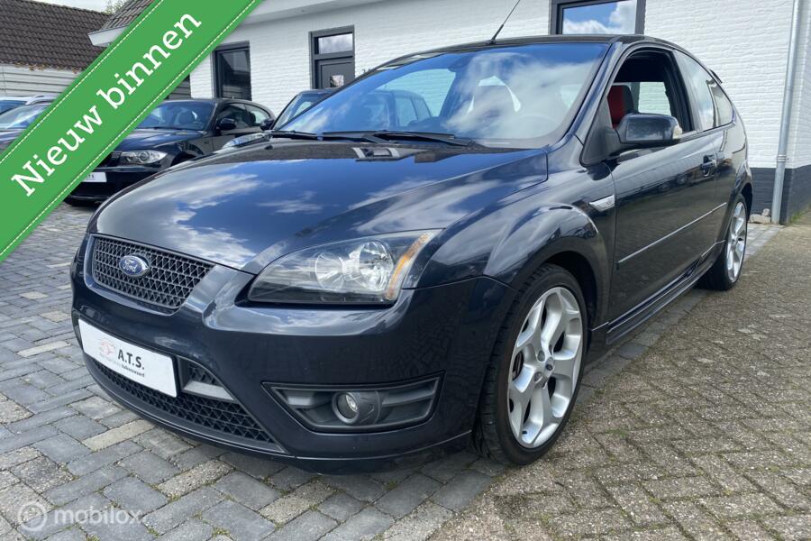 Ford Focus 2.5-20V ST RECARO*CLIMA*PDC*CRUISE*18-INCH LM*