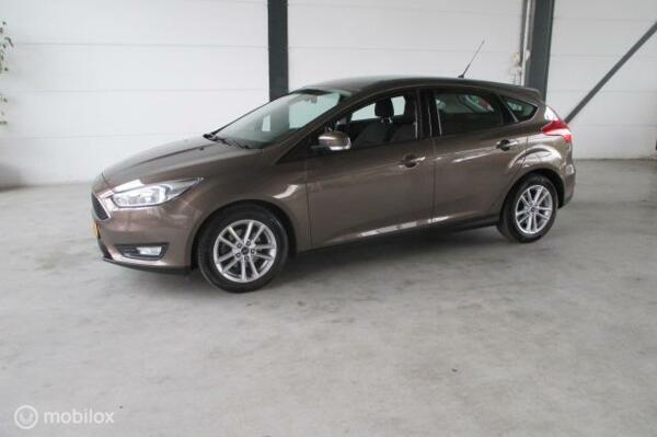 Ford Focus 1.0 Lease Edition navigatie