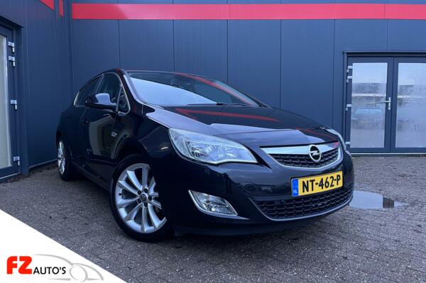 Opel Astra 1.4 Turbo Sport | L.M Velgen | Metallic |