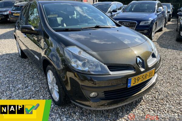 Renault Clio 1.6-16V Initiale,Airco,5drs,trekhaak,cruise