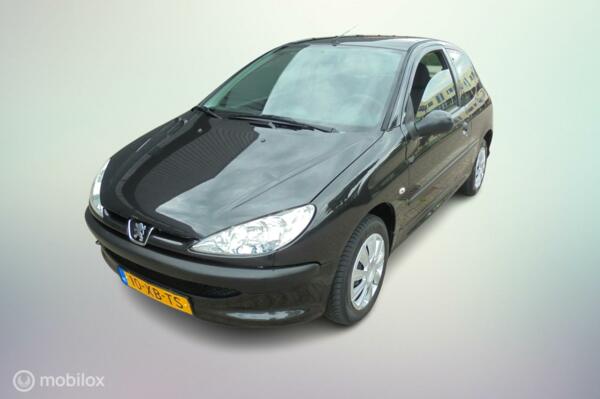 Peugeot 206 1.4 One-line-NETTE AUTO - AIRCO- STB- CENTRAAL
