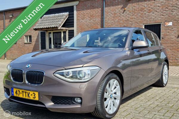 BMW 1-serie 116i Business+/ Automaat/ Trekhaak/ PDC/ Xenon