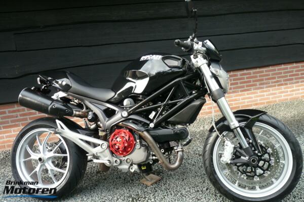 Ducati Monster 1100 / M1100