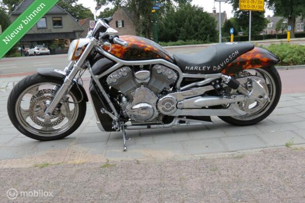 Harley Davidson V-Rod Special paint,luchtvering,NL motor,weinig km!