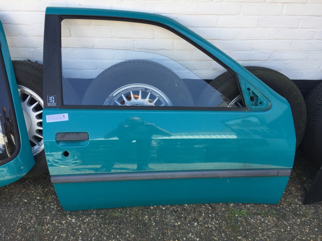 Deur met ruit rechtsvoor bleu bermudes Peugeot 306 (93-'02)