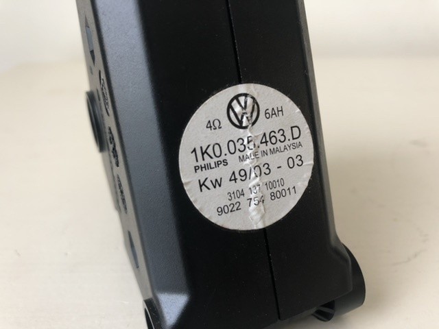 Antenne versterker 1K0035463D Volkswagen Golf V (1K1)