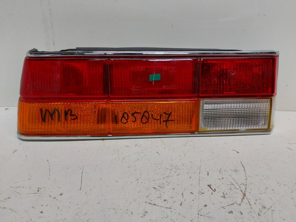 NOS linker achterlichtunit voor Mitsubishi Galant '81-'84