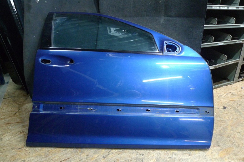 Portier Mercedes 203 r.v. A2037200205 345U fel blauw