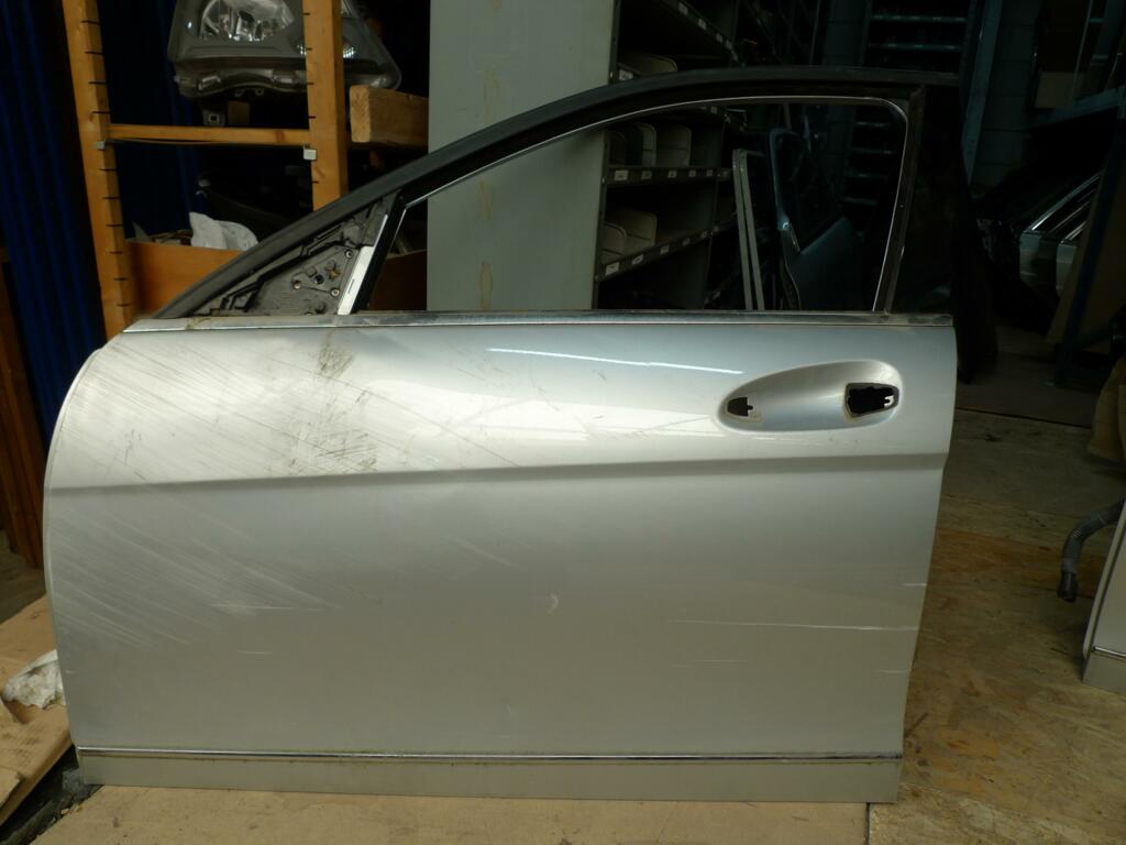 Portier Mercedes 204 linksvoor 775U iridium zilver geen mooie deur veel deuken en krassen A2047200105 A2047205900