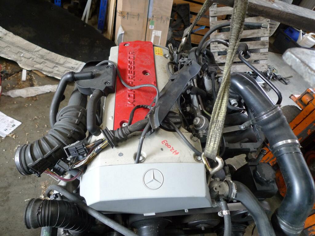 Benzinemotor Mercedes 111 944 10 CLK200 compressor '00 253558km A0010100700 Prijs met inruil oude motor